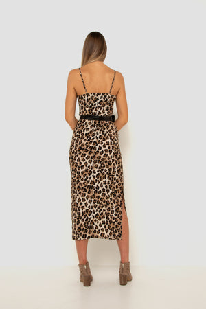 tall-girl-wearing-leopard-split-dress-back-view