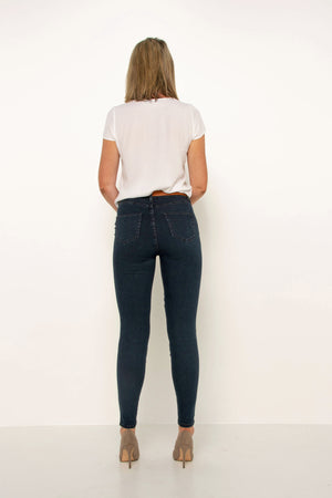 back-flattering-mid-rise-jeans-belt-loops